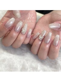White magnet ○