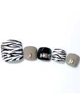 いろ紡ぎ/秋のフットネイル