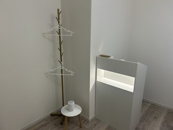 【まつ毛エクステ/マツエク/LED/エクパ/眉毛Wax/パーマ/よもぎ蒸し/遠賀川】AK lashの写真/【遠賀】マツエクの新常識「LED」で感動の持続力！1ヶ月後も美しさが続く、大人のための隠れ家サロン◆
