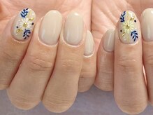 サロンドフォーエイチ(salon de 4H)/くすみ色の手描きフラワーネイル