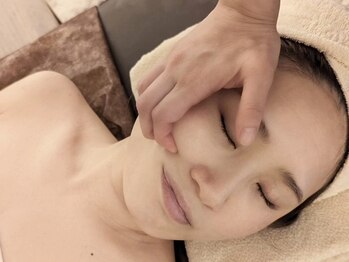 サンリーチェ(Sun Riche)の写真/キュッと引き締まった小顔に☆《リンパ×表情筋リフト！小顔フェイシャル》でシュッとしたフェイスライン◎