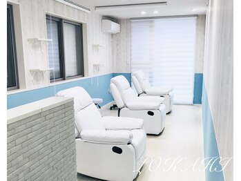 アイ アンド ネイル ロカヒ(Eye & nail LOKAHI)