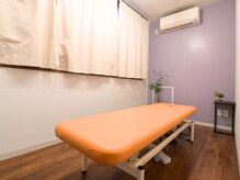 整体院リフィール/多彩な印象を持つ完全個室。