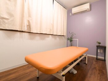 整体院リフィール/多彩な印象を持つ完全個室。