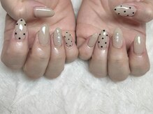 アン プレゾン(Un Plaisant)/ドットネイル