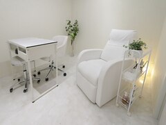 Nailsalon murmur 小阪本店（旧：private nailsalon murmur）