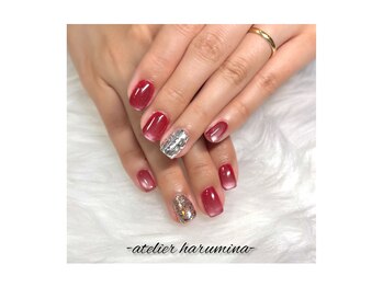 ちゅるん水々しいキラキラネイル