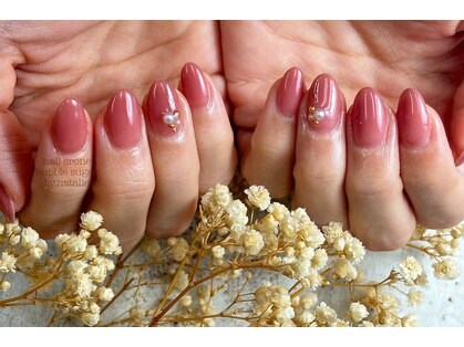 ネイルクローネ(nail crone)の写真