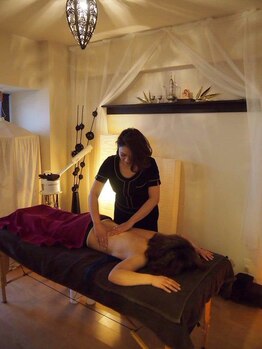 サイ(Sigh)/ボディ施術風景　クーポンあり♪