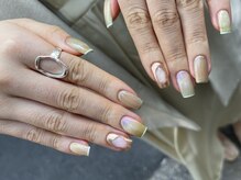 トレンドのニュアンスネイル