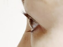 まつ毛への傷み少なくモチの良い商材を使用。