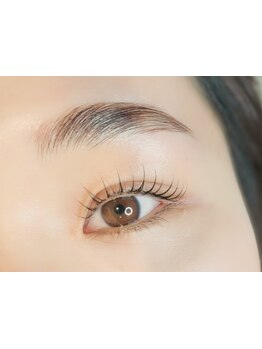 ナチュラル上品な目元にしたい