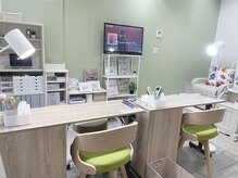 クレア 自由が丘店(Crea)の雰囲気（明るく開放的な店内でお気軽にネイルを楽しんで頂ける雰囲気です）