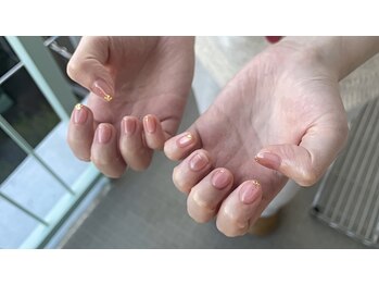 ホナ(HONA)の写真/【ちび爪さんも可愛い】ライフスタイルに合わせたデザインも豊富♪オフが自宅でできるピールオフネイルも◎