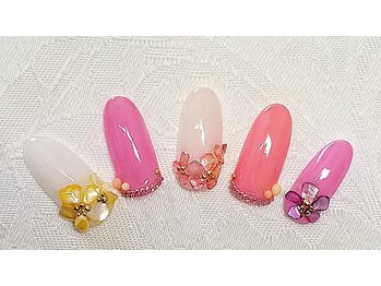 天然貝のシェルフラワーネイル♪