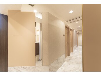 レイ 福岡天神店(Rey)/眉毛【内装】全室個室空間