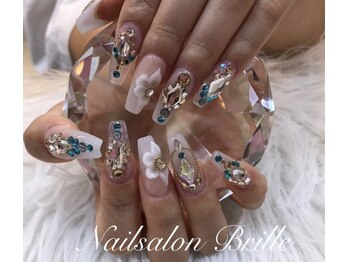 エスフィーネイルサロン ブリーユ(Esfy nailsalon Brille)/ストーンとお花のネイル