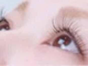 ファヴォリ 神戸三宮店(Favori)の写真/女の魅力を引き出す似合わせeyeをご提案！高技術スタッフの丁寧な施術で崩れ知らずの印象目元★
