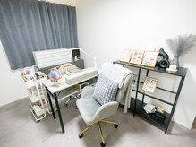 スーネイル(Suu..nail)の雰囲気（施術スペースです◎フットはリラクニングチェアでゆったり♪）