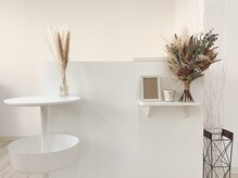 ルアナ バイ エヌヘアー(Luana by n hair)/白を基調とした店内