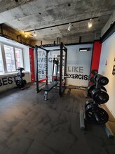 クルー ジム24(CREW GYM24)/パワーラックにフットプレート付