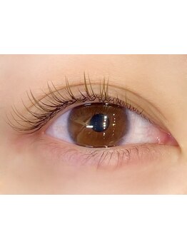 ナチュラル上品な目元にしたい