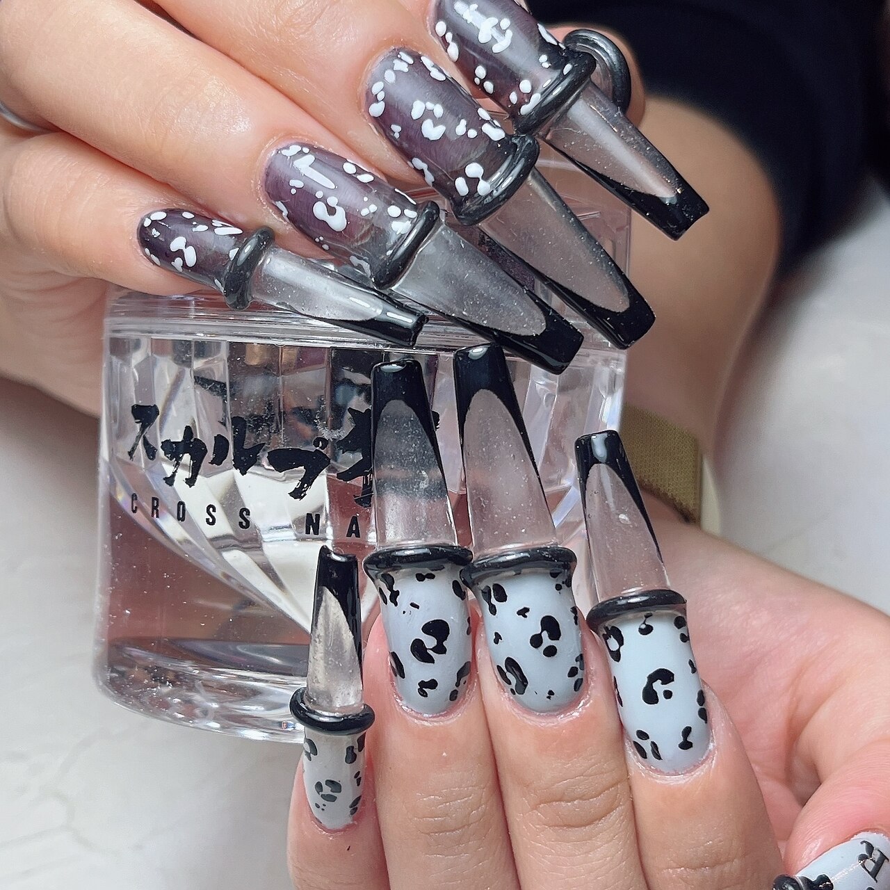 2026年冬トレンド】クロスネイルのネイルデザイン集｜人気順