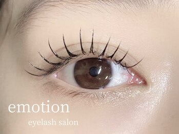 エモーション(Emotion)の写真/今1番話題のアンドヘルシー導入店★マツエクとまつげパーマを組み合わせた人気メニューで印象的なお目元へ!