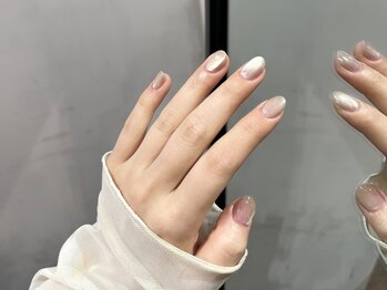 ノラ ミナミアオヤマ(NORA MINAMIAOYAMA)の写真/【表参道駅徒歩5分】ナチュラルな雰囲気のデザインでオシャレを楽しむ♪シンプルでも目を引く指先に★