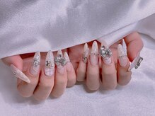 エムズ ネイルサロン(M2)/長さだしホワイト千鳥柄ネイル