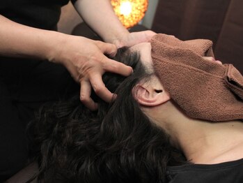 エムエムエムズ リラクゼーション ヴィーナ(MMM‘s RELAXATION VINA)の写真/ドライヘッド&ショルダーでスッキリ爽快★気持ちいい！頭の疲れや、頭のお悩みをケアしていきます♪