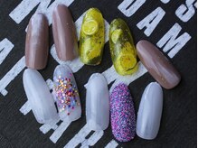 ネイルアンドアイラッシュ レーヌ(Reine)/シンプアート