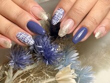 サロンドフォーエイチ(salon de 4H)/くすみブルーのツイードネイル