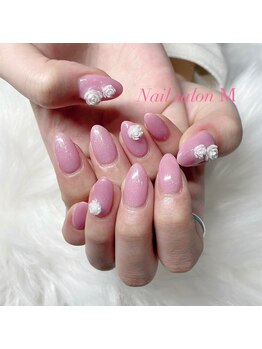 ネイルサロン M/ワンカラー＋パーツ　4780円～
