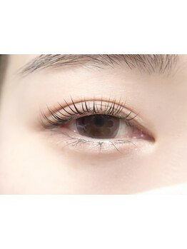 ナチュラル上品な目元にしたい