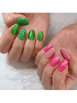 ブラン(blanc)/華やかアニマル柄ネイル