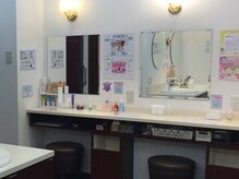 ジェイエステティック 天神店/お帰り前は充実のメイクブースへ