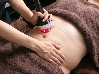 パリスヒロトン(PARIS HIROTON)の写真/しぶといお腹の脂肪を撃退♪暴飲暴食もリセット!【セル脂肪分解マシン+発汗★60分¥9900】滝汗デトックス