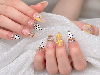 イエロードットネイル