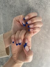 シウ(Siu)/67　青色フレンチネイル