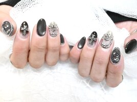 black moody nail