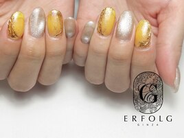 春らしいイエロネイルー