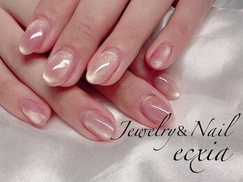 エクシア(ecxia)の写真/【奈良で愛される心地よさ】手元を見るたび心弾む。大人女性の日常に寄り添う、品良く艶やかな上質ネイル