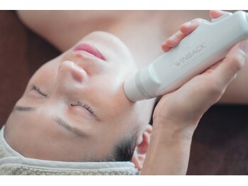 シストワ(sistoi)/WINBACKでフェイシャルケア