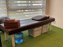 芝などのシンプルな内観で爽やかイメージでストレッチができる◎