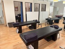 カラダストレッチ ららぽーと横浜店/明るくて清潔感のある店内