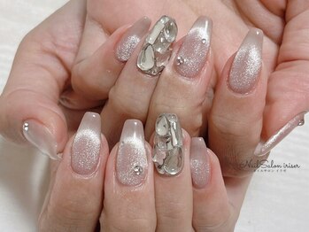 イリゼ(iriser)の写真/【ベースジェル多数】爪の状態に第一に考えたフィルイン施術♪美フォルム仕上がりでワンランク上の指先に♪