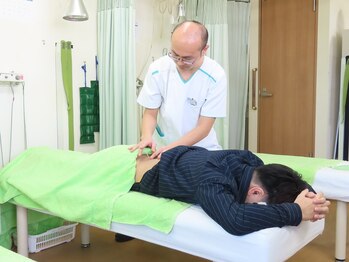 あさひろ鍼灸整骨院 西葛西院の写真/腰の辛さに特化した施術!部位を深く緩め、重だるさをスッキリ解放します◎心身ともにリフレッシュ♪