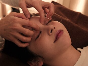 リラルゴ(Relargo)の写真/PC・スマホ疲れ&頭痛に【極上ヘッドスパ30分¥2800】眼周りのツボ押しメニューのセットで効果大幅UP◎