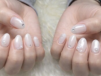 ファッシーナ(Fascina)/〇パールホワイトネイル